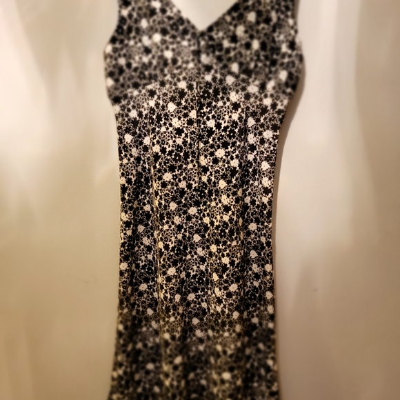 Express Brand Summer Dress, Floral, Black & White, Size 5/6 - Picture 4 of 5